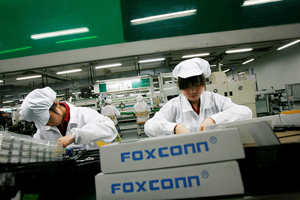 Verdens største IPhone-fabrik i Zhengzhou skynder sig at ansætte igen for at imødekomme stor efterspørgsel